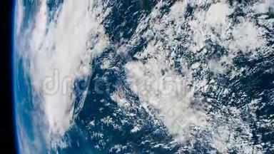 从国际空间站上看到地球和飓风。 这<strong>段视频</strong>的元素由美国宇航局提供。